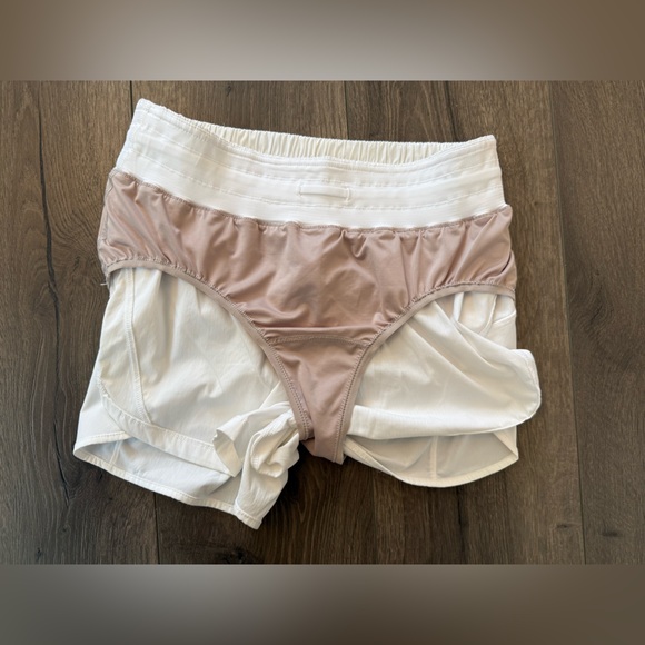 Lululemon Track That High-Rise Lined Short White Size 8 - Picture 9 of 10